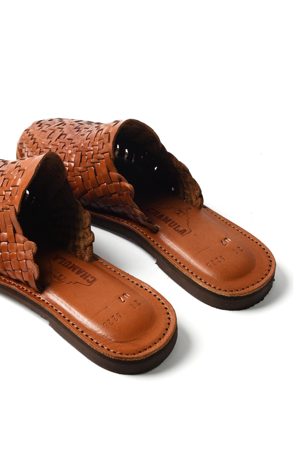 Rear view of Chamula’s huarache showing heel stitching and slip-on shape