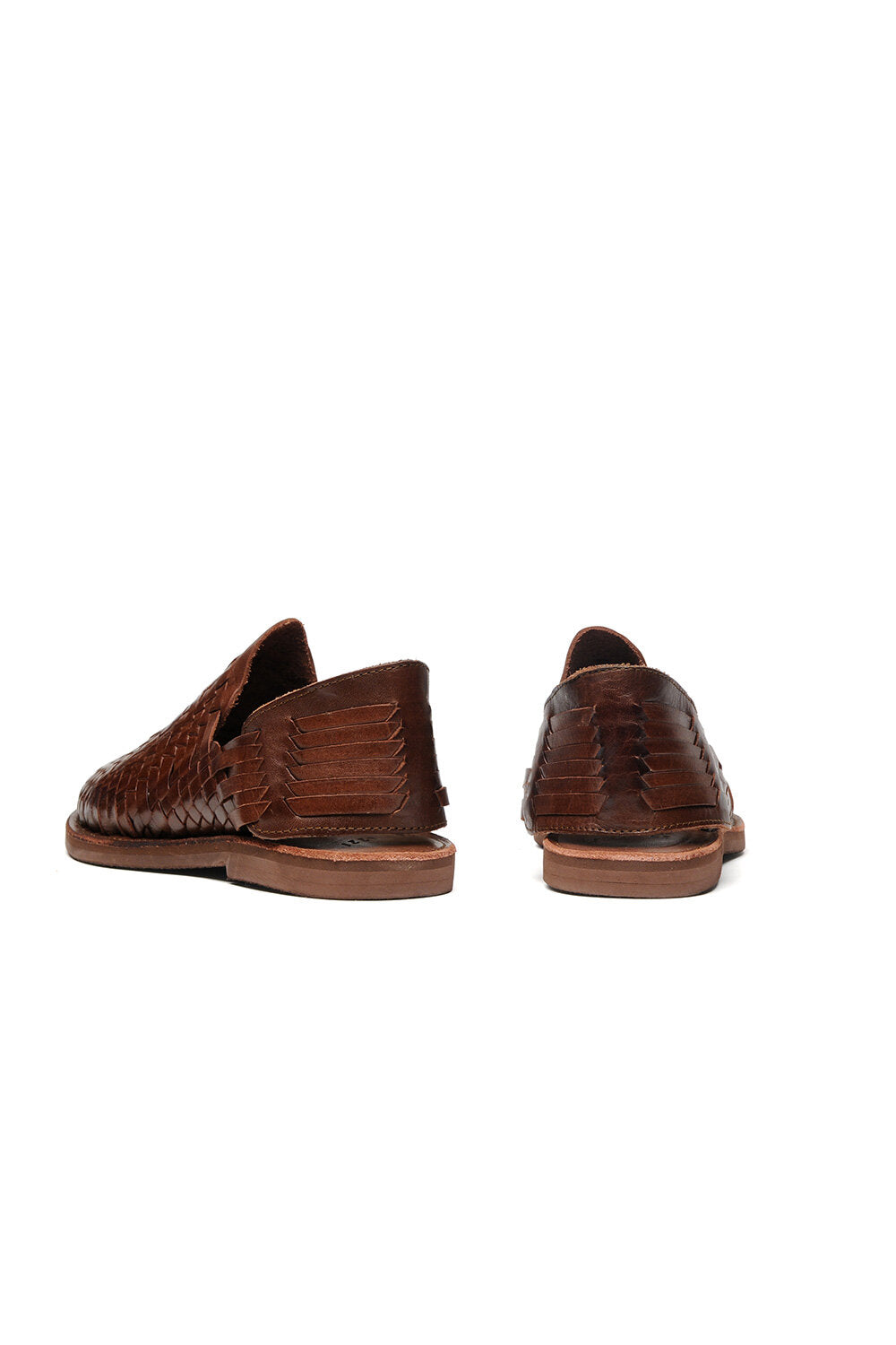 Rear view of Chamula’s huarache showing heel stitching and slip-on shape