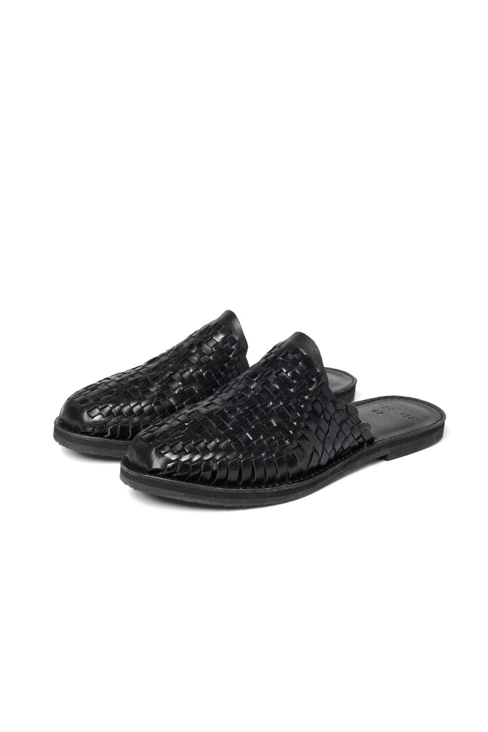Women's handmade Chamula huarache sandal in soft leather – front angle