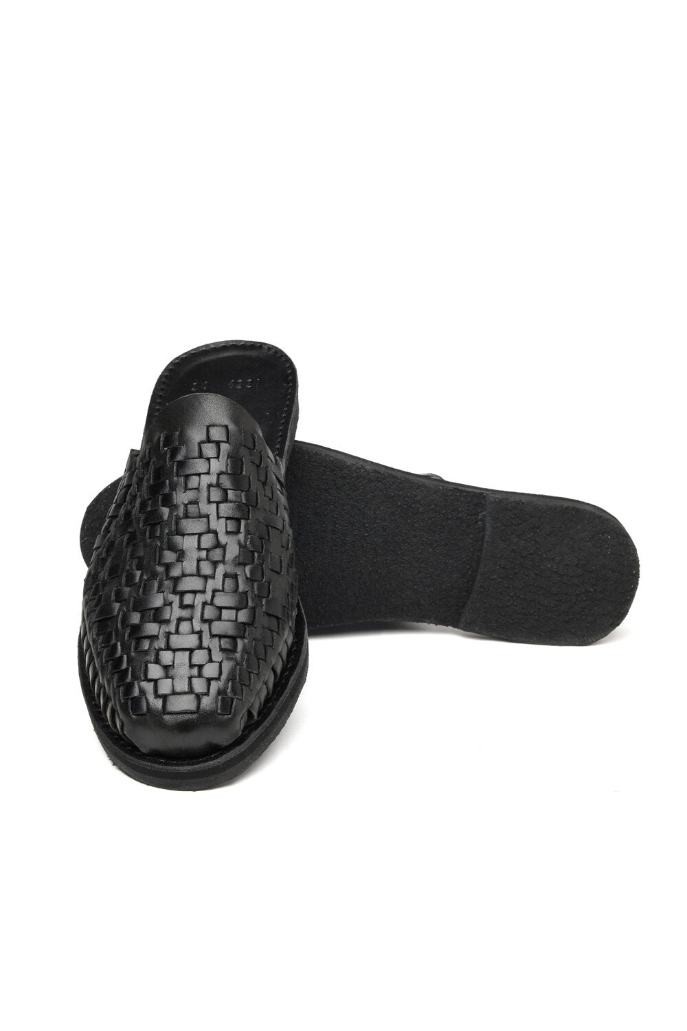 Versatile leather sandal for travel, beach days, and everyday wear
