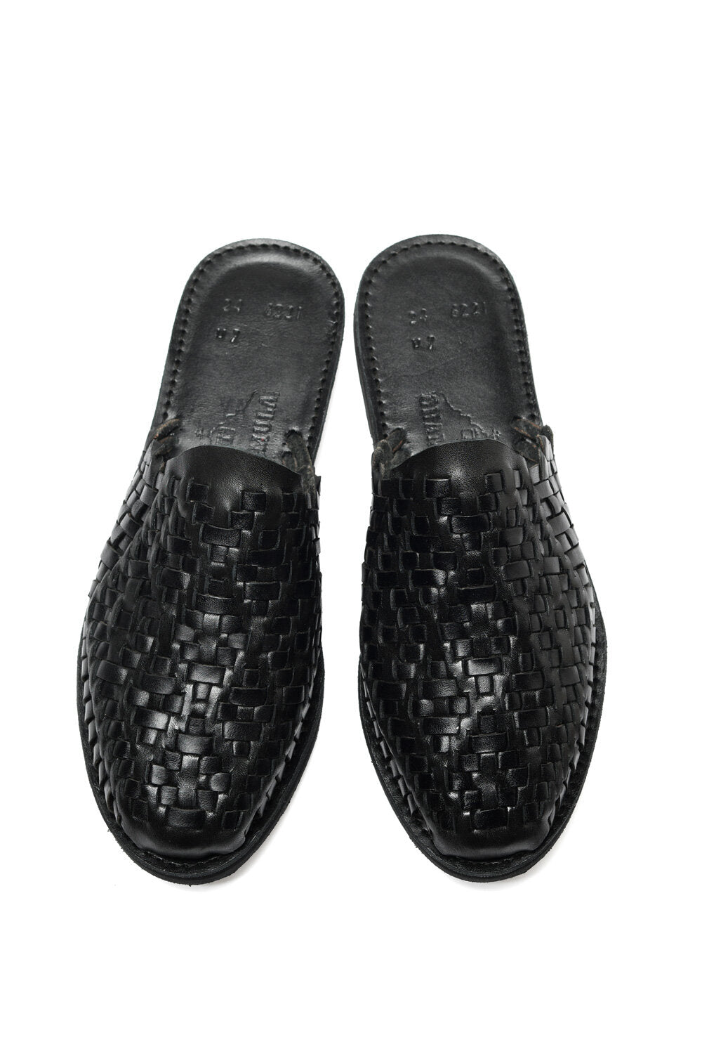 Top view of Chamula traditional huarache sandal handcrafted in Mexico for women