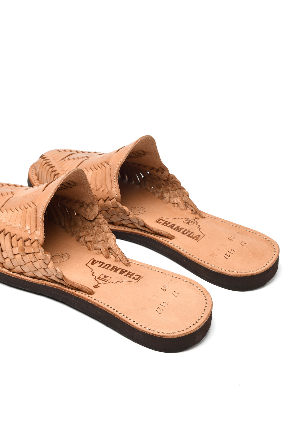 Rear view of Chamula’s huarache showing heel stitching and slip-on shape