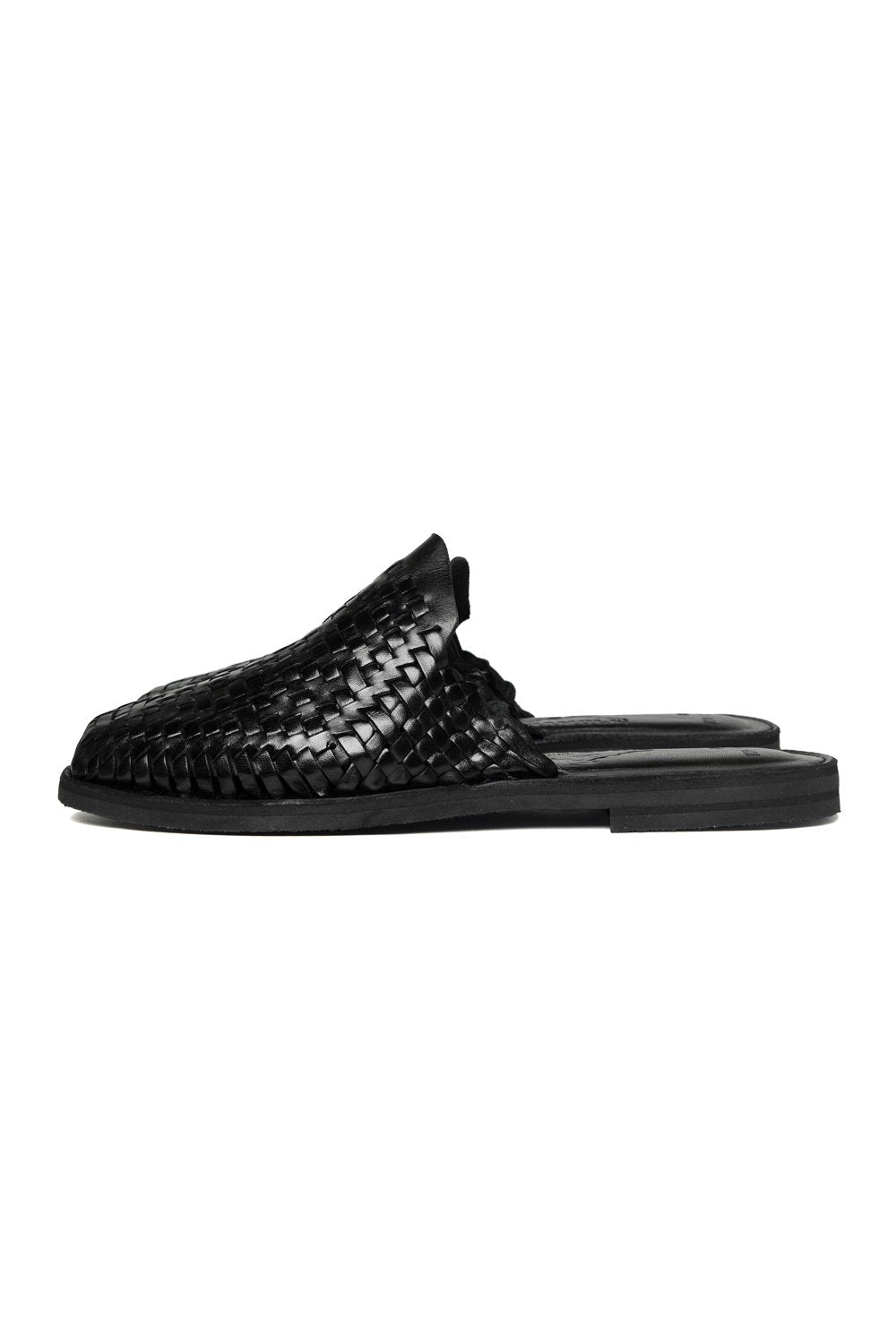Side profile of artisan-crafted leather huarache Chamula sandal for men