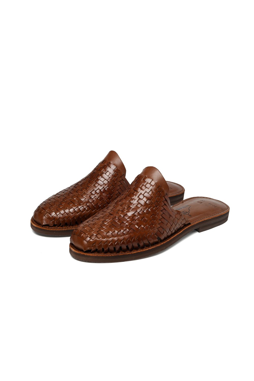Handmade Mexican huarache Chamula sandal in leather – front view